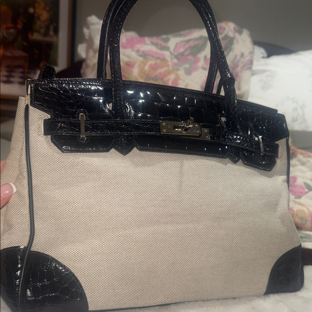 Elegant Black and Cream Women's Handbag
